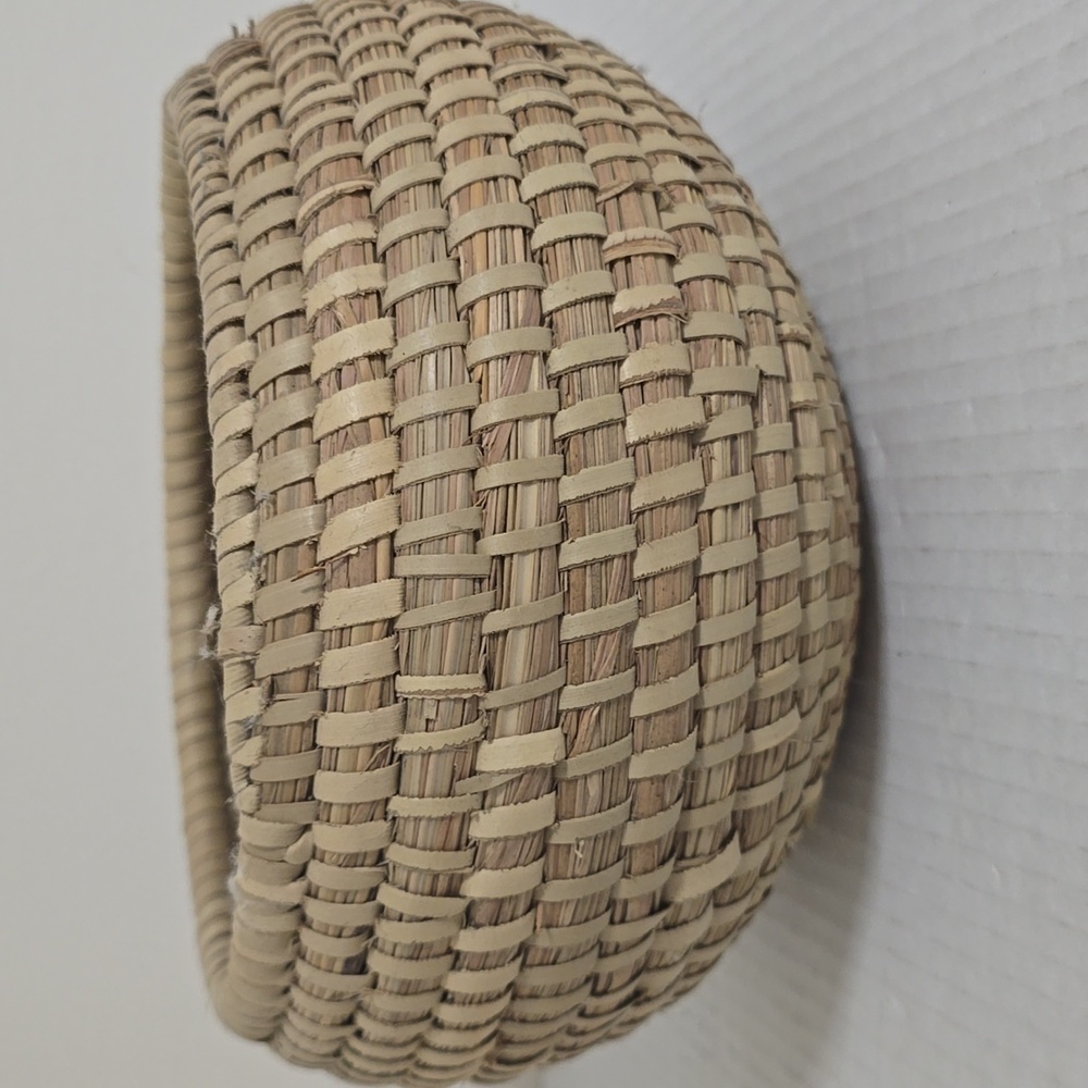 South Carolina Handwoven Sweetgrass Basket - Picture 6 of 16